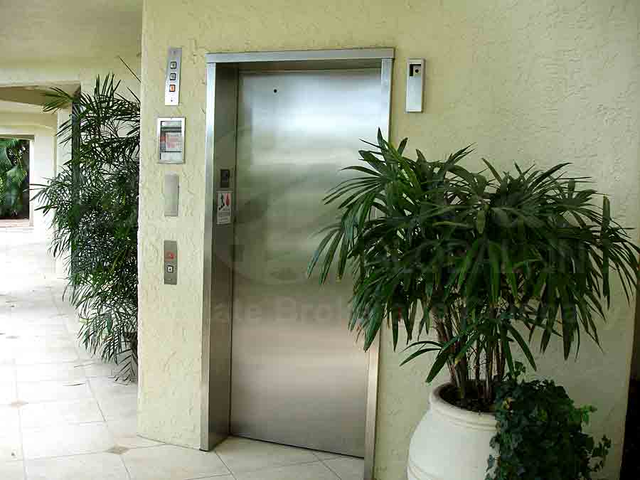 Royal Cove Elevator